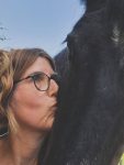Happy birthday Noah!

Vandaag zijn we 19 jaar samen en vieren we je 25ste verjaardag. Je bent mijn 'once-in-a-lifetime' paard ♡ Zoveel van je én vooral ook door jou geleerd. Zonder jou had ik nooit mijn boek geschreven jij was, bent nog steeds, mijn inspiratie.
Samen op naar het volgende avontuur met Mat en Molly natuurlijk!